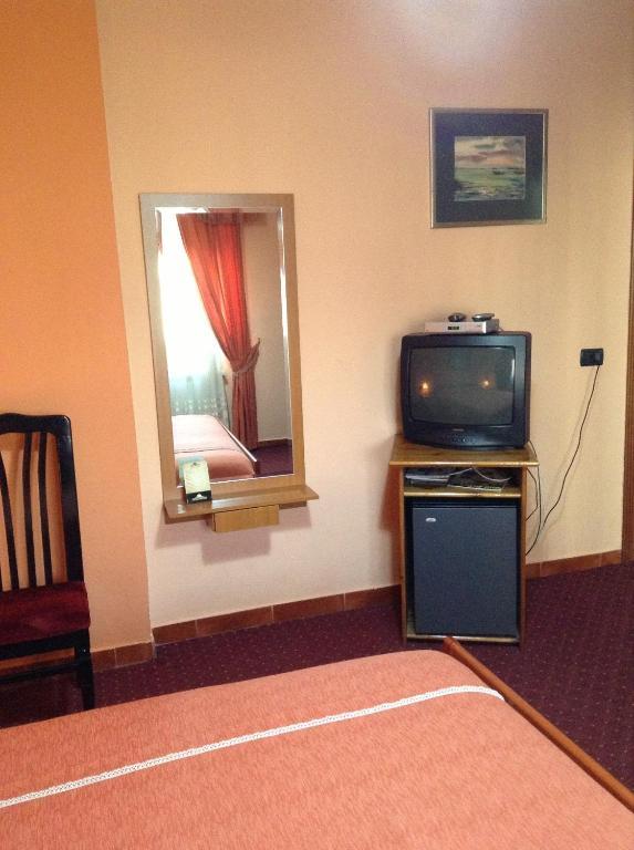 Art Hotel Nirvana Τίρανα Δωμάτιο φωτογραφία